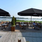 Het terras van de Happy Moose in Zoetermeer